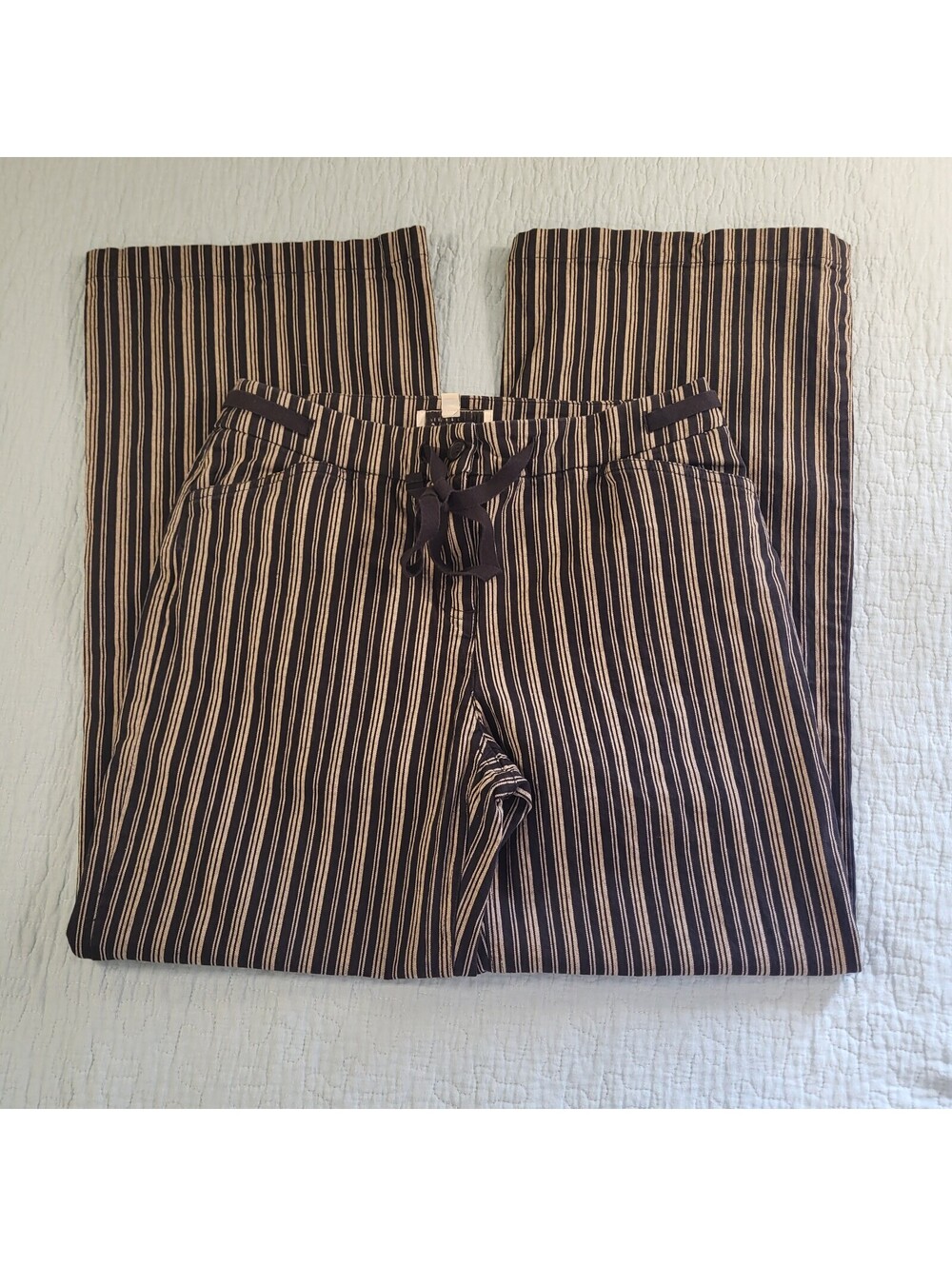 Jones New York sport petite stretch Women’s 10 black/tan Striped Pants 2% spande